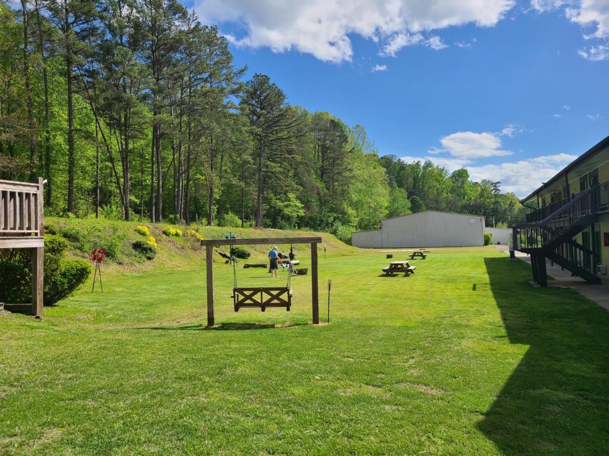 Blue Sky Inn- Complimentary Happy Hour Th-Sun, Veteran Owned, Full Breakfast, Best Green Space, 1 Mile From Blue Ridge, Fire Pit エクステリア 写真