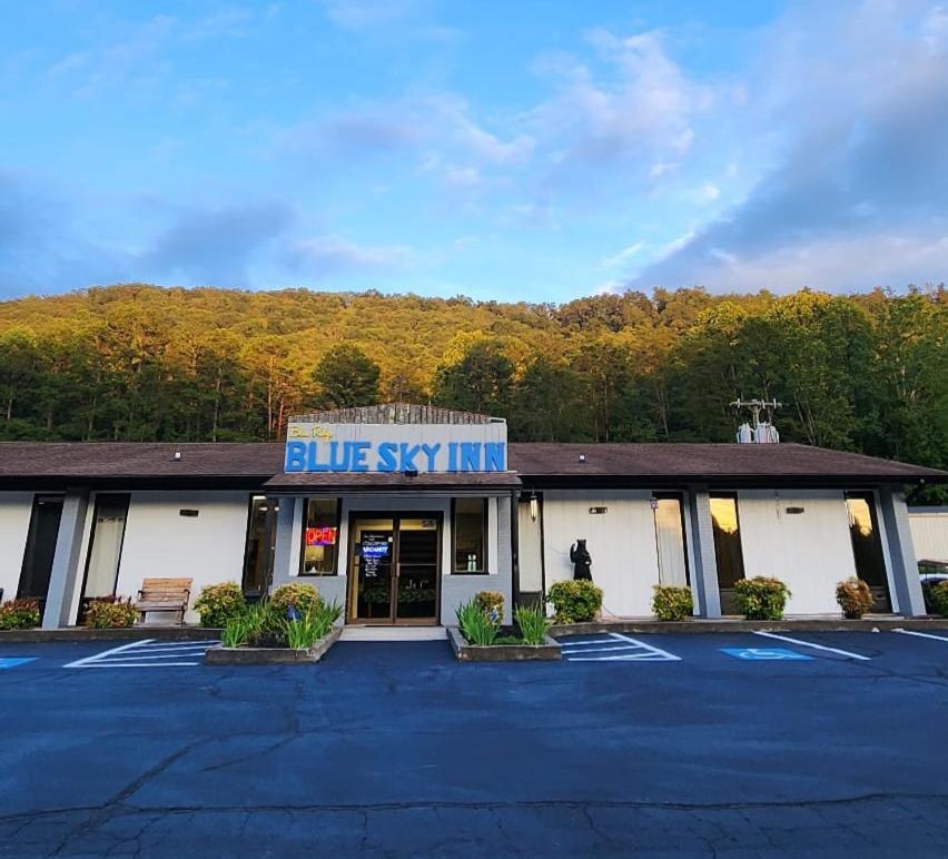 Blue Sky Inn- Complimentary Happy Hour Th-Sun, Veteran Owned, Full Breakfast, Best Green Space, 1 Mile From Blue Ridge, Fire Pit エクステリア 写真