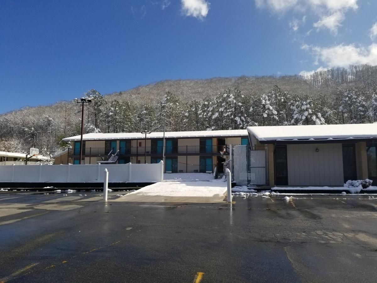 Blue Sky Inn- Complimentary Happy Hour Th-Sun, Veteran Owned, Full Breakfast, Best Green Space, 1 Mile From Blue Ridge, Fire Pit エクステリア 写真