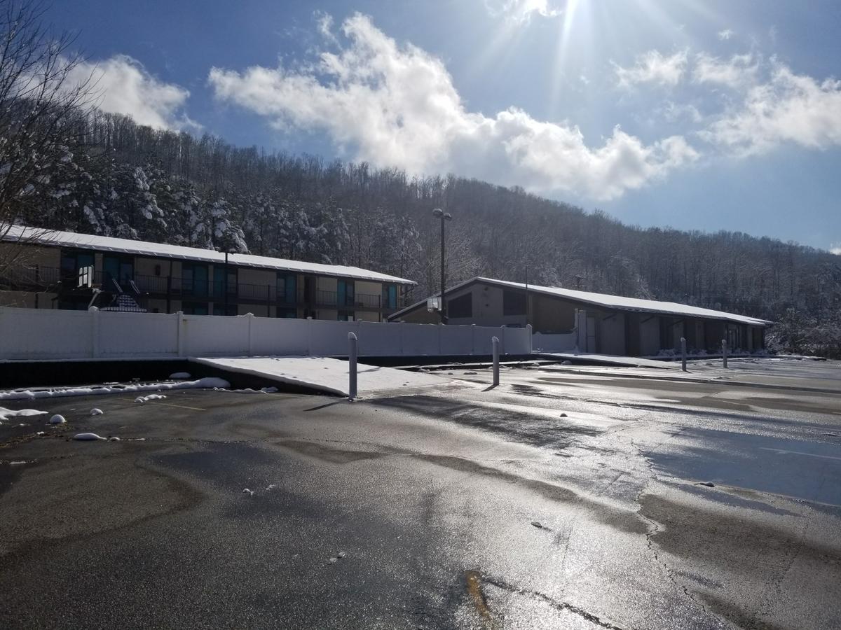 Blue Sky Inn- Complimentary Happy Hour Th-Sun, Veteran Owned, Full Breakfast, Best Green Space, 1 Mile From Blue Ridge, Fire Pit エクステリア 写真